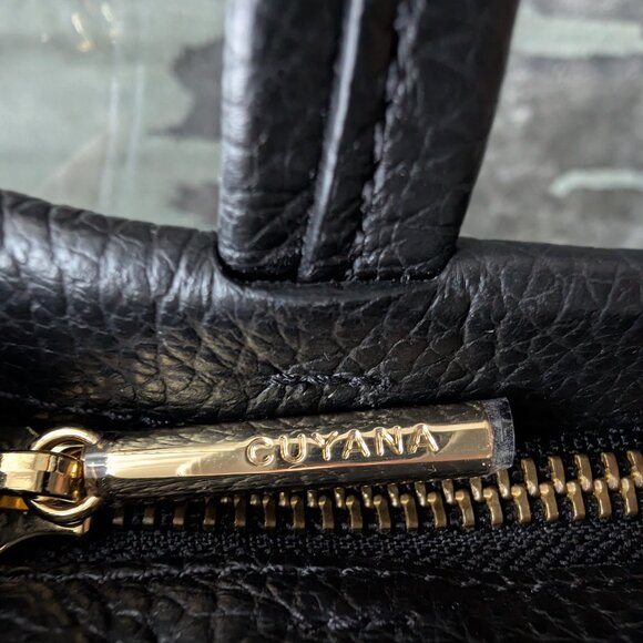 Cuyana black Easy Phone Tote (Pebbled/Croco) - Picture 6 of 10